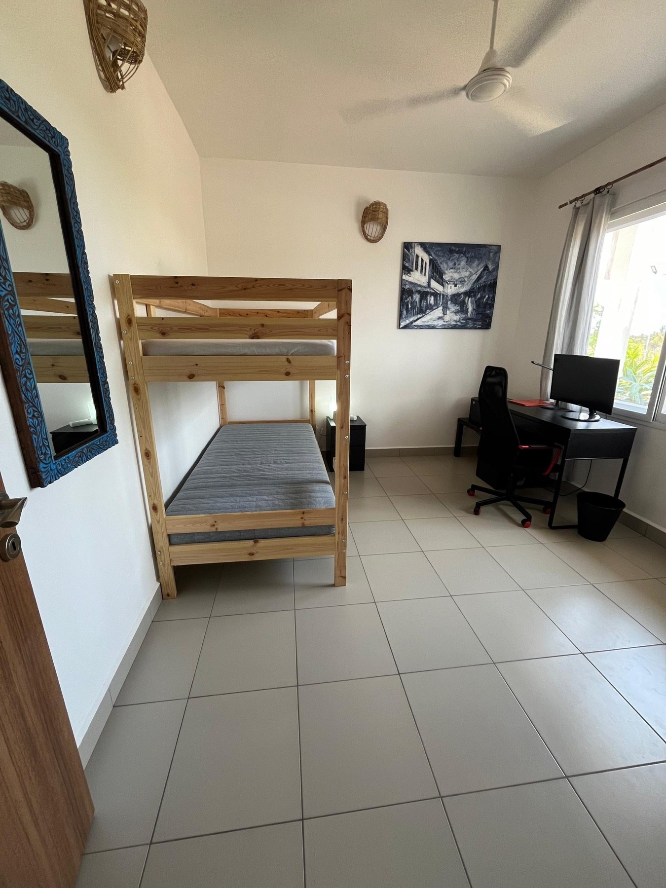 Schlafzimmer im Erdgeschoss mit Hochbett